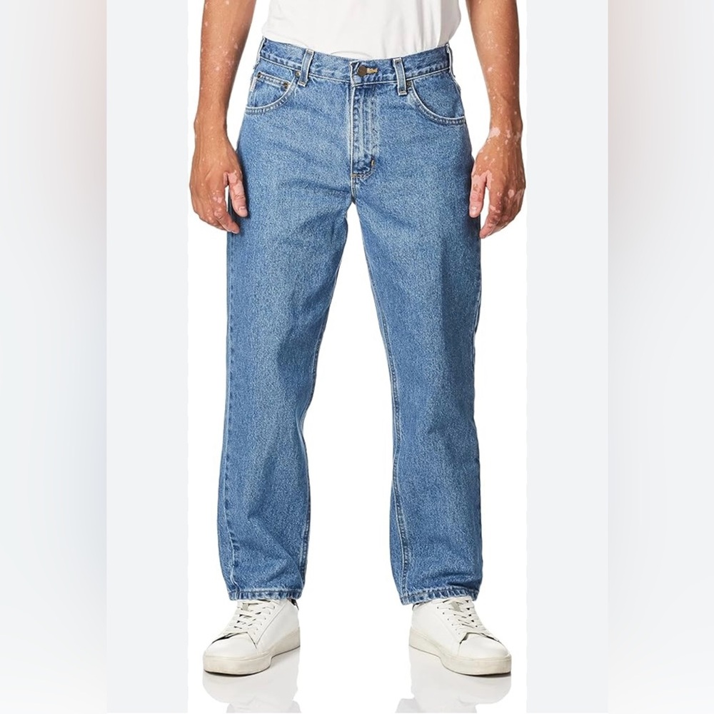 Carhartt men’s size 33/32 relax, fit denim jeans straight leg with pockets